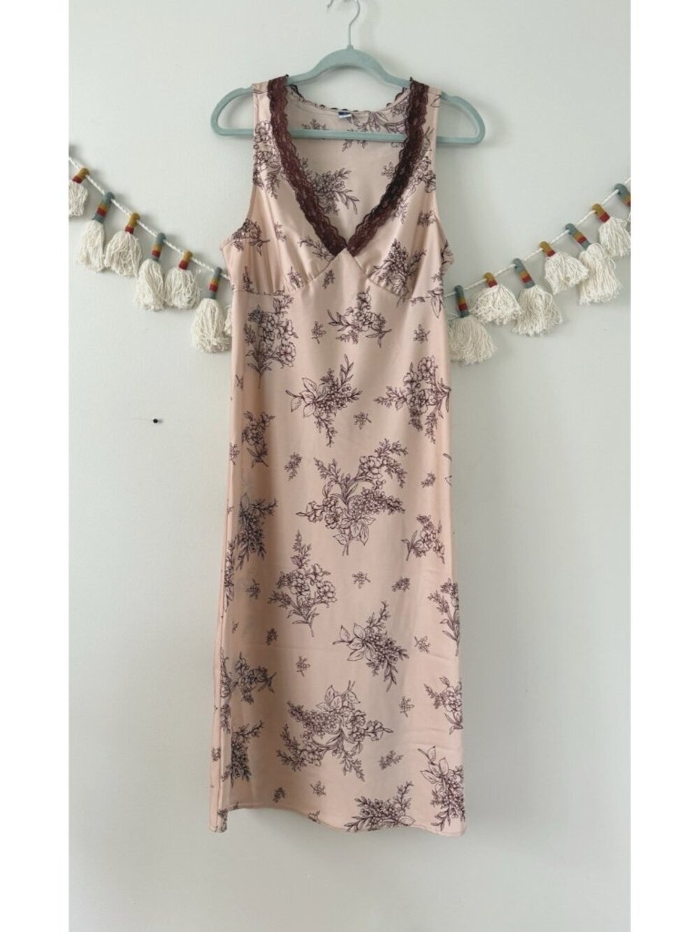Old Navy Lace Trim Floral Silky Sleeveless Slip Dress Feminine Romantic Y2k M